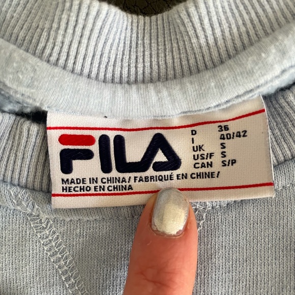 🧡Women’s Fila sweatshirt🧡 - Picture 3 of 5